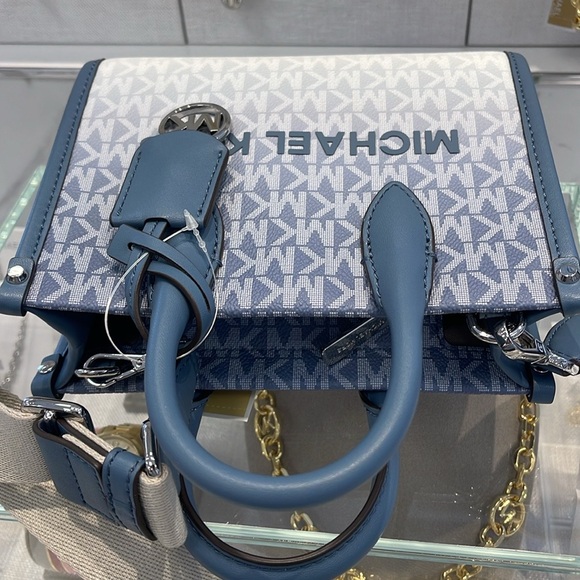 Michael Kors Mirella Extra-Small Ombré Logo Crossbody XBODY Shopper
Denim 
NWT - Picture 13 of 16